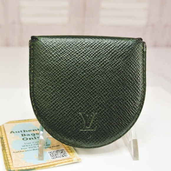 Louis Vuitton Taiga Coin Cash Earbud Change Case Holder Lurse Wallet - Picture 2 of 8